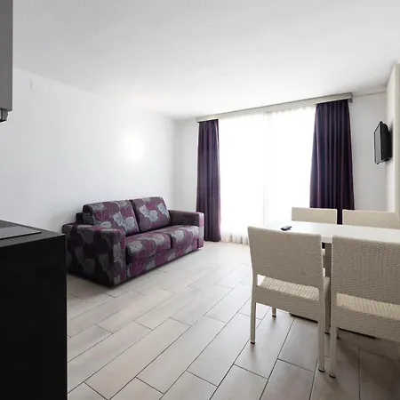 Miami Park Apartahotel